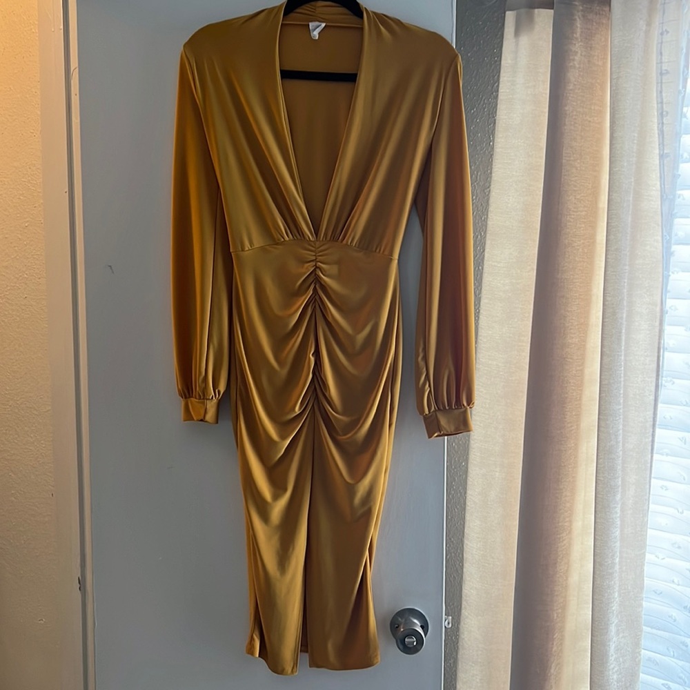 Mustard yellow bodycon dress with stretch!